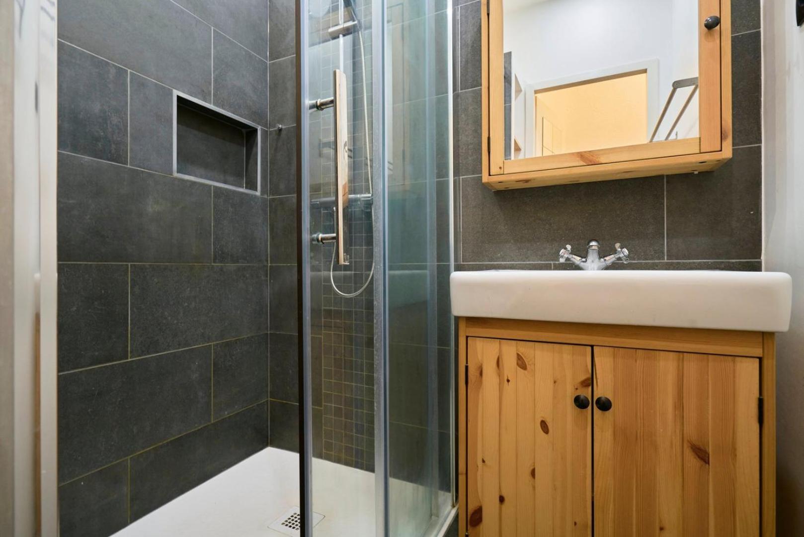 1 Bedroom Apartment Near Metro, Shops & Schools Lille Ngoại thất bức ảnh